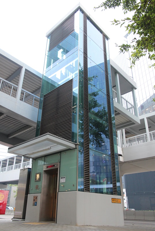 Footbridge across Harcourt Road near Citic Tower at Central & Western District (Structure No. HF152)