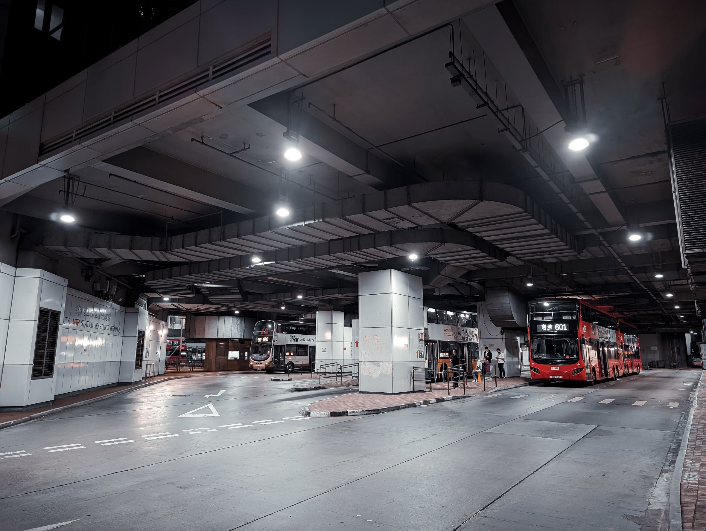 Photo 3: LED lantern replacement in Admiralty MTR Station (East) Bus Terminus