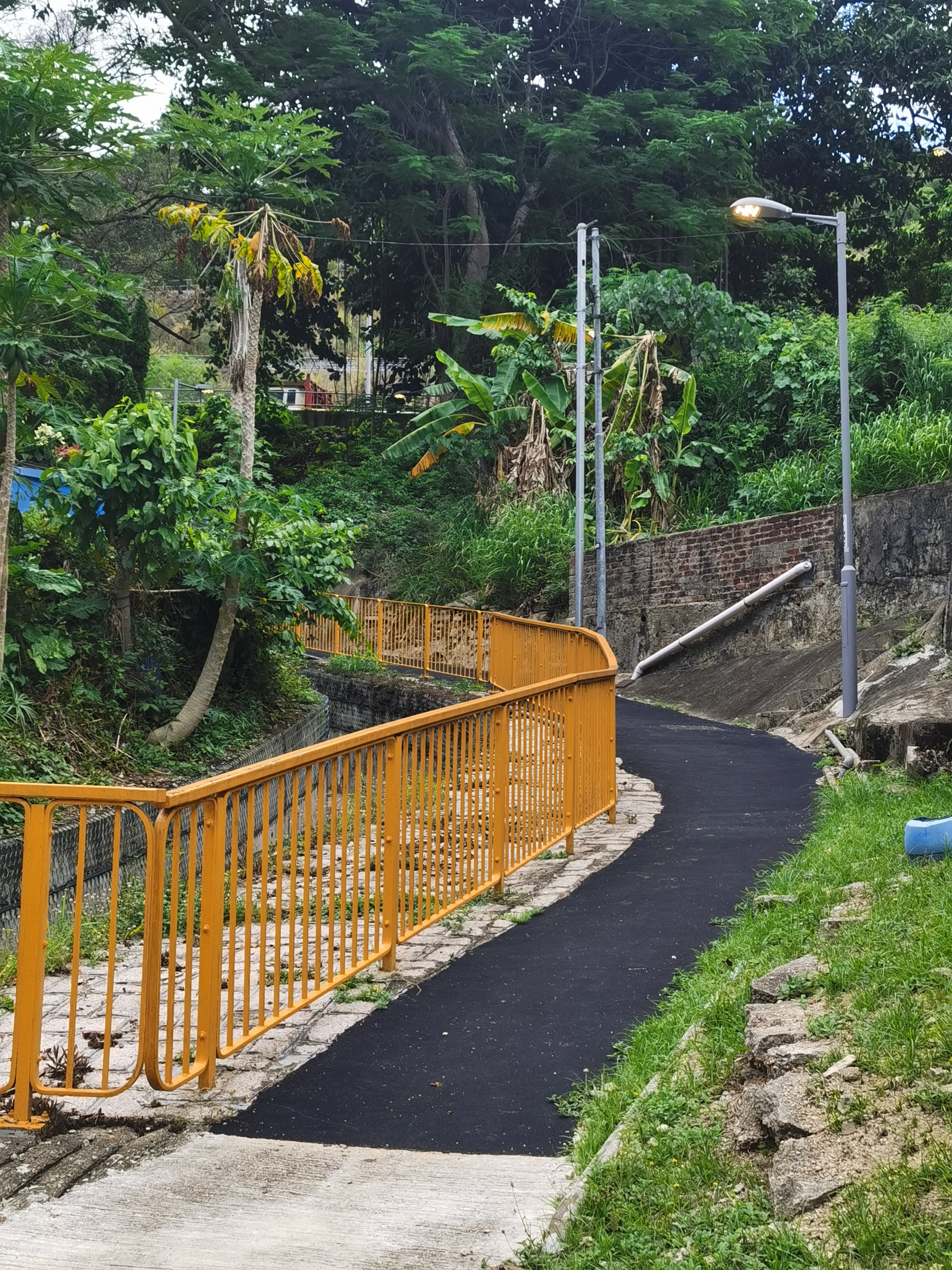 Photo 1: Village light at Pai Min Kok Village, Sham Tseng